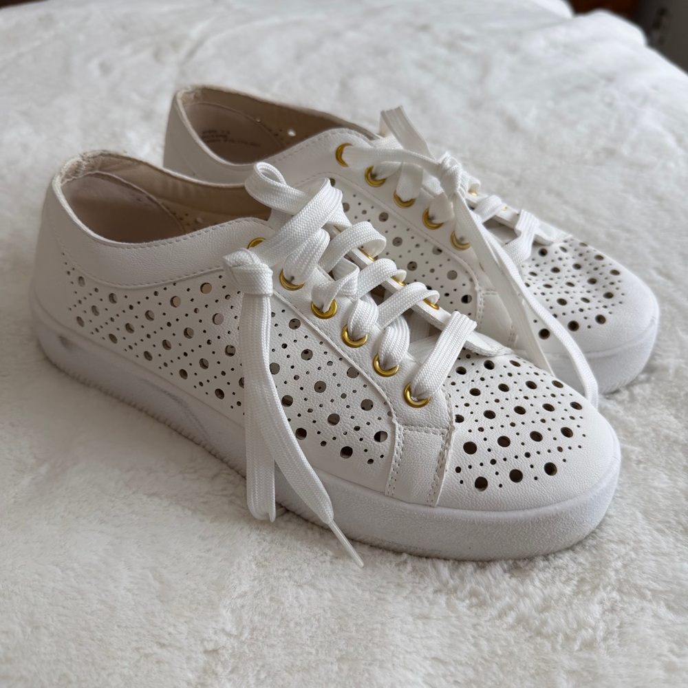 Dolce Vita White Cut Out Sneakers Size 7.5